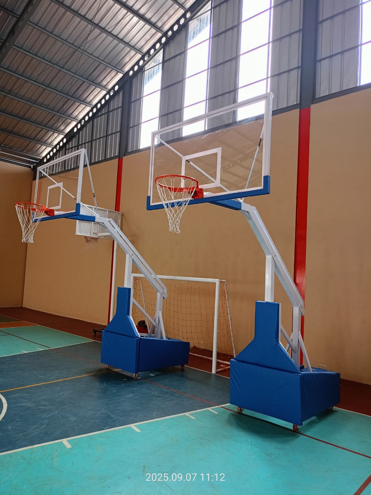 Pembuatan Lapangan dan Tiang Basket 